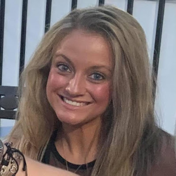 Meet your Posher, Holly - Picture 1 of 1